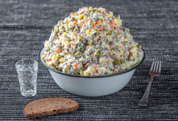 12+ блюд советской кухни, за которые стыдно — но мы всё равно их любим