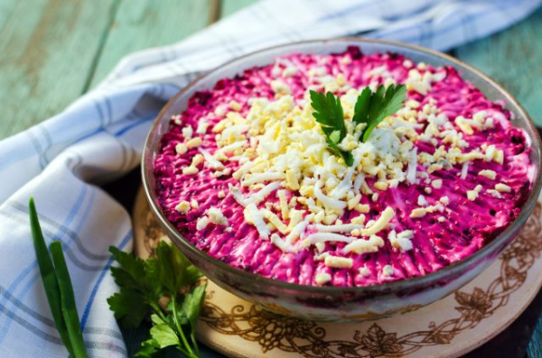 Идеальный новогодний стол 2026 — забудьте про «майонез вёдрами» Идеальный новогодний стол 2026 — забудьте про «майонез вёдрами»